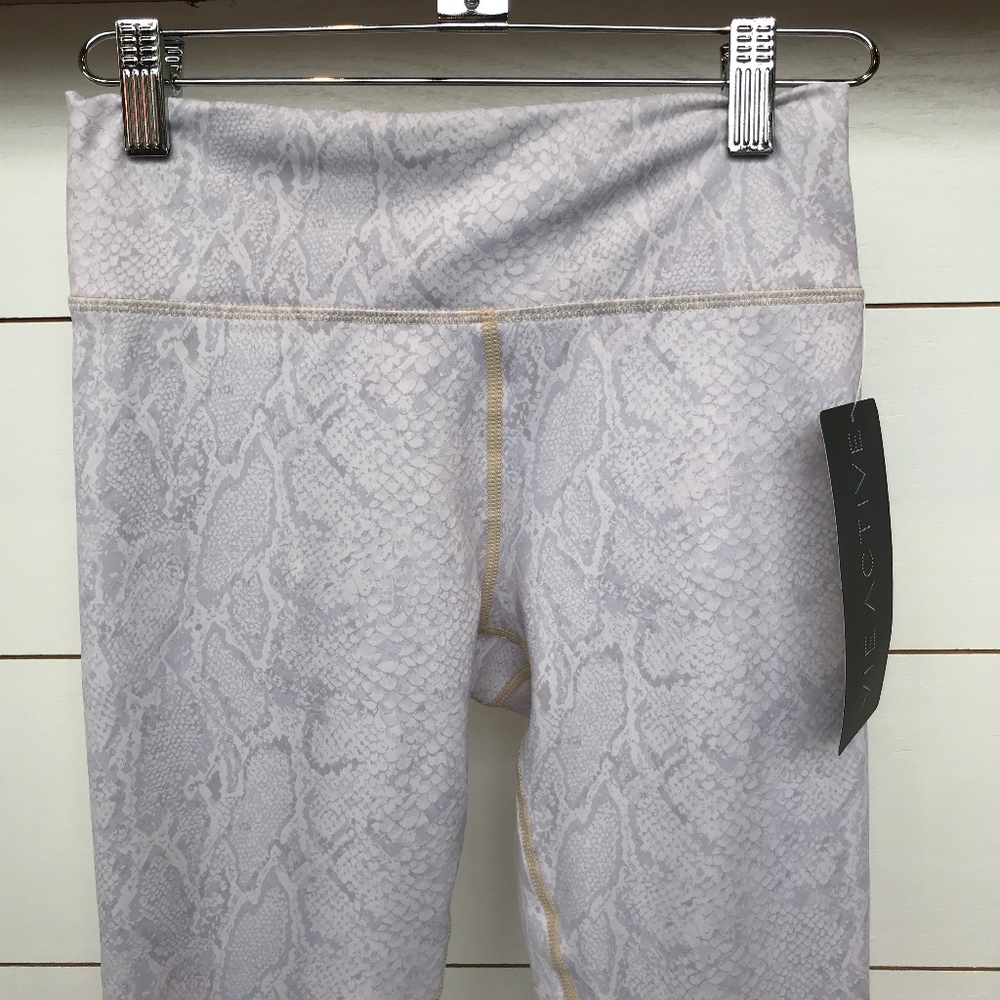 VIE Rockell 7/8 Legging - Picture 3 of 4